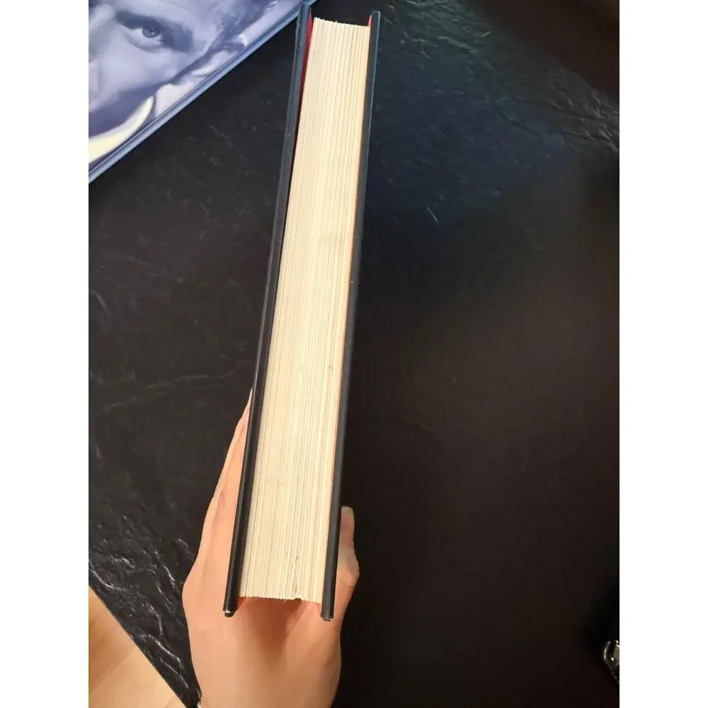 Shoe Dog : A Memoir by the Creator of Nike Hardcover Phil Knight